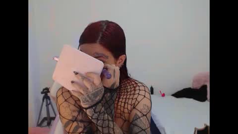 Snapshot of maddy_vicius19 chatting on 10/05/25, 09:24 maddy_vicius19 online show from 10/05/25, 09:24