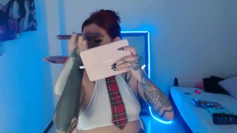 Snapshot of maddy_vicius19 chatting on 11/12/25, 09:36 maddy_vicius19 online show from 11/12/25, 09:36