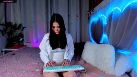 Snapshot of maddyfever chatting on 06/19/26, 05:12 maddyfever online show from 06/19/26, 05:12