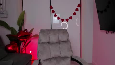 Snapshot of maddygarcia chatting on 02/11/25, 02:57 maddygarcia online show from 02/11/25, 02:57