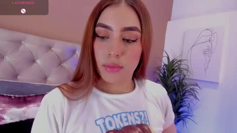 Snapshot of maddylennon chatting on 02/06/25, 02:48 Lina online show from 02/06/25, 02:48