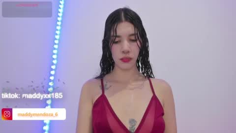 Snapshot of maddymendozaxx chatting on 03/27/26, 06:29 Maddy online show from 03/27/26, 06:29