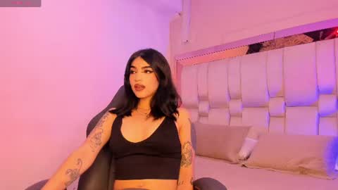 Snapshot of maddyperez8 chatting on 06/30/26, 03:29 BELLA online show from 06/30/26, 03:29