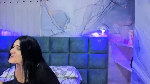 Snapshot of maddysexx_ chatting on 04/23/26, 11:42 Maddy online show from 04/23/26, 11:42