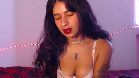 Snapshot of made_lover1999 chatting on 02/21/25, 02:48 Made online show from 02/21/25, 02:48