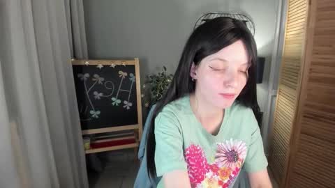 madelaines online show from 11/26/25, 09:21