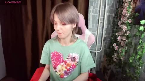Snapshot of madelaines chatting on 04/26/26, 04:04 madelaines online show from 04/26/26, 04:04