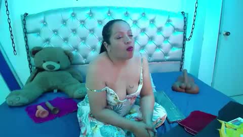 Snapshot of madeleine0_ chatting on 12/04/24, 02:42 Madeleine online show from 12/04/24, 02:42