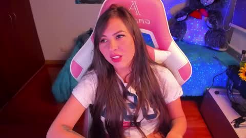 Snapshot of madeleine_shinobi chatting on 02/28/25, 01:05 Emily Only Fans online show from 02/28/25, 01:05