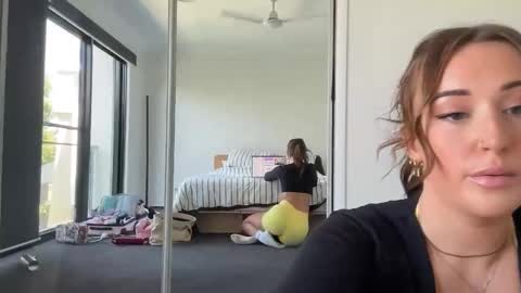 Snapshot of madelineharper chatting on 09/19/25, 02:13 Madeline Harper online show from 09/19/25, 02:13