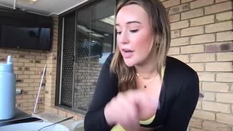 Snapshot of madelineharper chatting on 10/29/25, 03:20 Madeline Harper online show from 10/29/25, 03:20