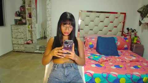 madelyn roses online show from 11/05/25, 12:43