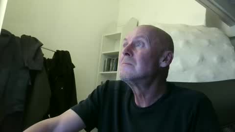 Snapshot of madio1187940 chatting on 12/16/25, 07:41 madio1187940 online show from 12/16/25, 07:41