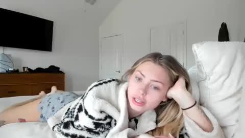 mari rose online show from 12/17/25, 03:18