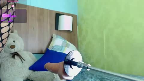 Snapshot of madison_copers chatting on 11/12/25, 01:17 M A D I S O N online show from 11/12/25, 01:17