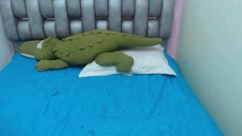 Snapshot of madison_copers chatting on 12/02/25, 12:16 M A D I S O N online show from 12/02/25, 12:16