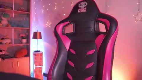 Snapshot of madison_mayer chatting on 03/25/26, 12:44 Madison online show from 03/25/26, 12:44