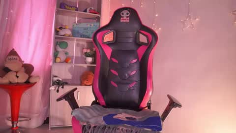 Snapshot of madison_mayer chatting on 04/16/26, 12:28 Madison online show from 04/16/26, 12:28