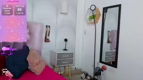 madison_oli online show from 12/02/25, 04:24