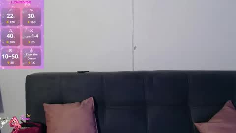 madison_oli online show from 12/17/25, 01:55