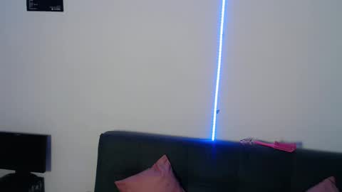 madison_oli online show from 12/17/25, 02:01