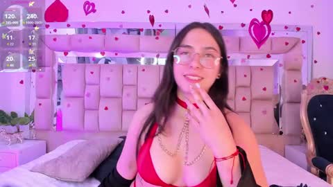 Snapshot of madison_roux chatting on 02/11/25, 04:33 Madison Roux online show from 02/11/25, 04:33