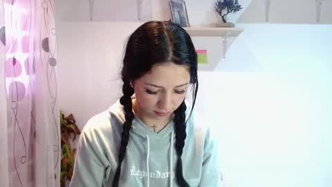 Snapshot of madisoncambel chatting on 12/12/24, 05:48 Madison Cambel online show from 12/12/24, 05:48