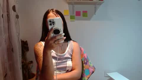 Snapshot of madisoncambel chatting on 02/04/25, 12:40 Madison Cambel online show from 02/04/25, 12:40