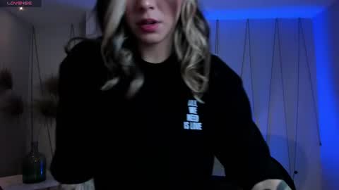 Maddi Collins online show from 07/06/26, 11:18