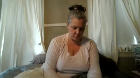 Snapshot of madisonfelicia chatting on 11/22/25, 04:50 Madison online show from 11/22/25, 04:50