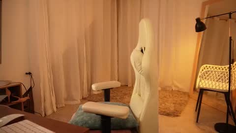 Snapshot of madisonlara chatting on 03/25/26, 04:57 madisonlara online show from 03/25/26, 04:57