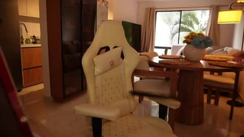 madisonlara online show from 05/10/26, 10:15