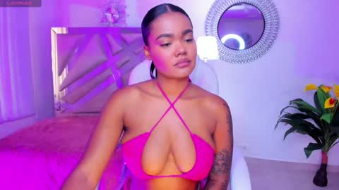 Snapshot of madisson_davon chatting on 12/14/24, 02:53 Madisson Davon online show from 12/14/24, 02:53