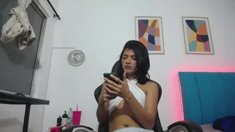 Snapshot of madisson_jones18 chatting on 04/24/26, 11:56 madisson_jones18 online show from 04/24/26, 11:56