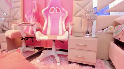 Snapshot of madisson_molly0 chatting on 02/24/26, 02:59 madisson_molly0 online show from 02/24/26, 02:59