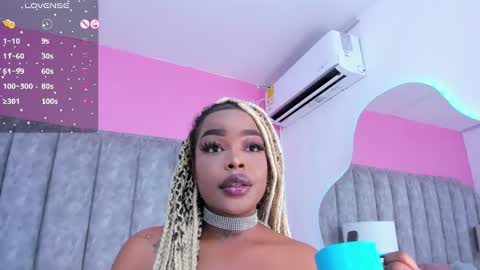 Snapshot of madissonlopez chatting on 01/12/25, 10:01 Madisson Lopez online show from 01/12/25, 10:01