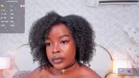 Snapshot of madissonlopez chatting on 10/28/25, 10:12 Madisson Lopez online show from 10/28/25, 10:12