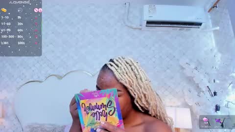 Snapshot of madissonlopez chatting on 11/10/25, 08:30 Madisson Lopez online show from 11/10/25, 08:30