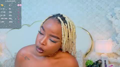 Snapshot of madissonlopez chatting on 11/20/25, 10:42 Madisson Lopez online show from 11/20/25, 10:42