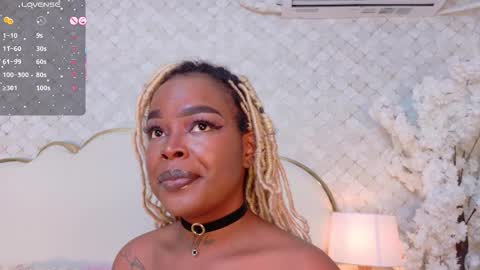 Snapshot of madissonlopez chatting on 11/28/25, 10:01 Madisson Lopez online show from 11/28/25, 10:01