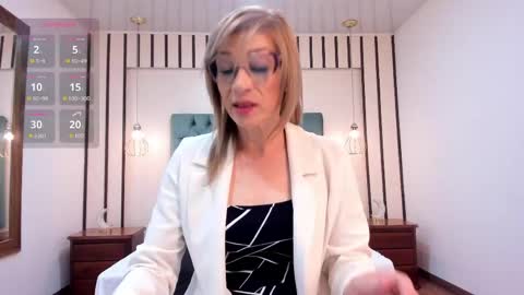 Snapshot of madissonlow chatting on 05/04/26, 11:39 Miss Madisson online show from 05/04/26, 11:39