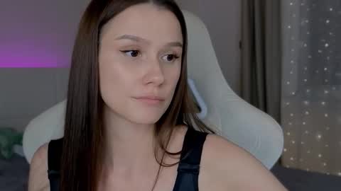 Snapshot of madissson chatting on 10/07/25, 06:27 Madi Soon online show from 10/07/25, 06:27