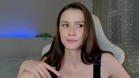 Snapshot of madissson chatting on 10/15/25, 04:29 Madi Soon online show from 10/15/25, 04:29