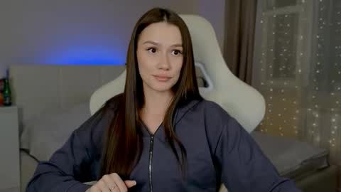 Snapshot of madissson chatting on 10/27/25, 05:28 Madi Soon online show from 10/27/25, 05:28