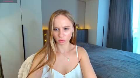 Snapshot of madlen_new chatting on 03/27/26, 05:35 Madlen online show from 03/27/26, 05:35