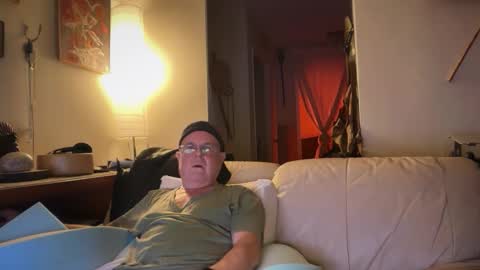 Snapshot of madmanacrossthewater chatting on 11/09/25, 01:15 madmanacrossthewater online show from 11/09/25, 01:15