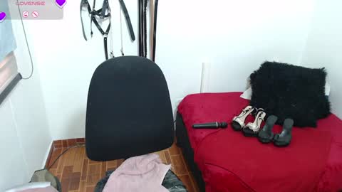 Snapshot of madura_sexy69 chatting on 12/17/24, 01:27 Madura sexy69 online show from 12/17/24, 01:27