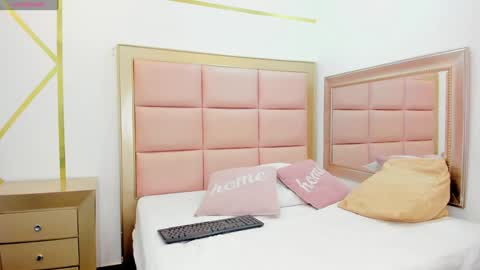 Snapshot of mady_edwards chatting on 01/18/25, 02:03 Mady online show from 01/18/25, 02:03