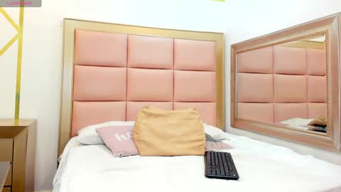 Snapshot of mady_edwards chatting on 01/29/25, 03:33 Mady online show from 01/29/25, 03:33