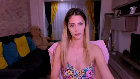 Snapshot of madyeroberts chatting on 03/23/26, 10:25 Madye Roberts online show from 03/23/26, 10:25